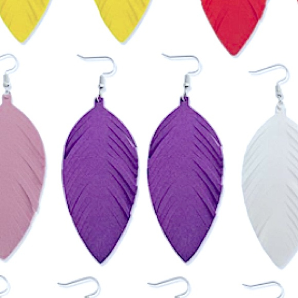 ✨3 for$20✨ NWT 
Leather Fringe Earrings✨
